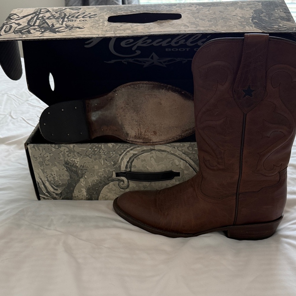 Brown Men's Cowboy Boots - Classic Western Style